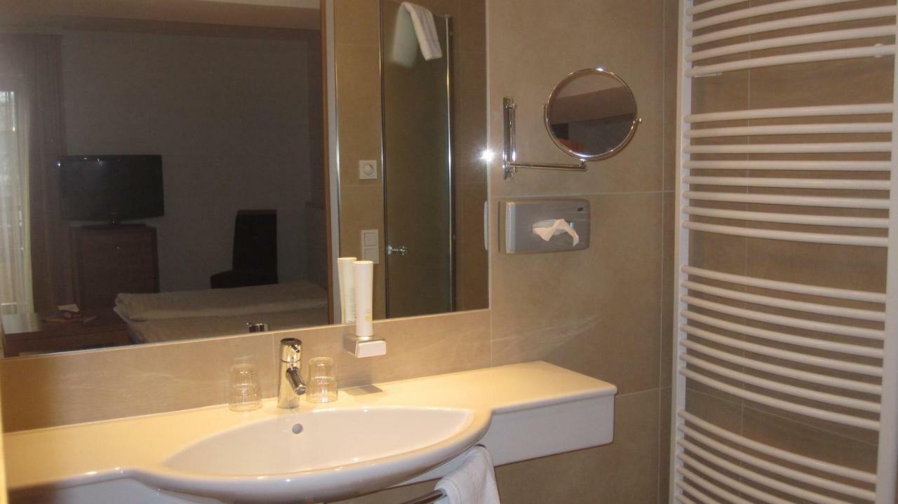 Hotel Badhaus Zell am See Pokoj fotografie